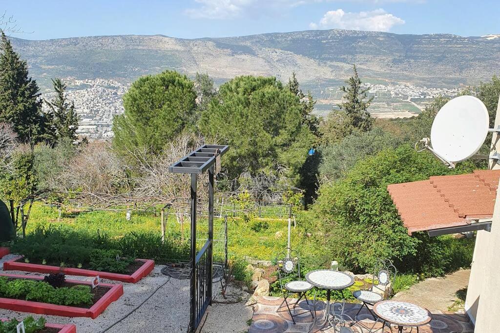 הבית ליד הבוסתן Mikhmannim Ngoại thất bức ảnh